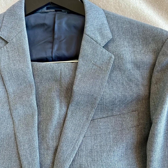 J. Crew light grey Ludlow traveler suit in tropical wool, size 38S - Picture 3 of 15